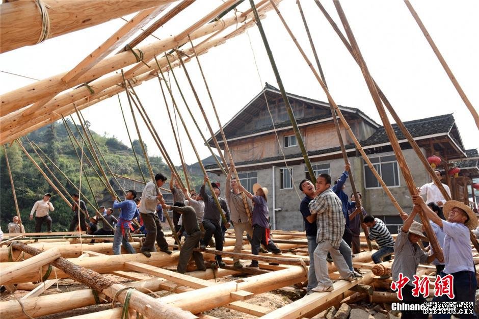 �������������˽�����¥�������