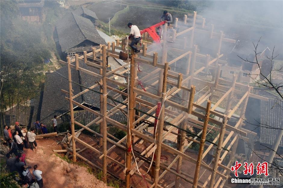 �������������˽�����¥�������