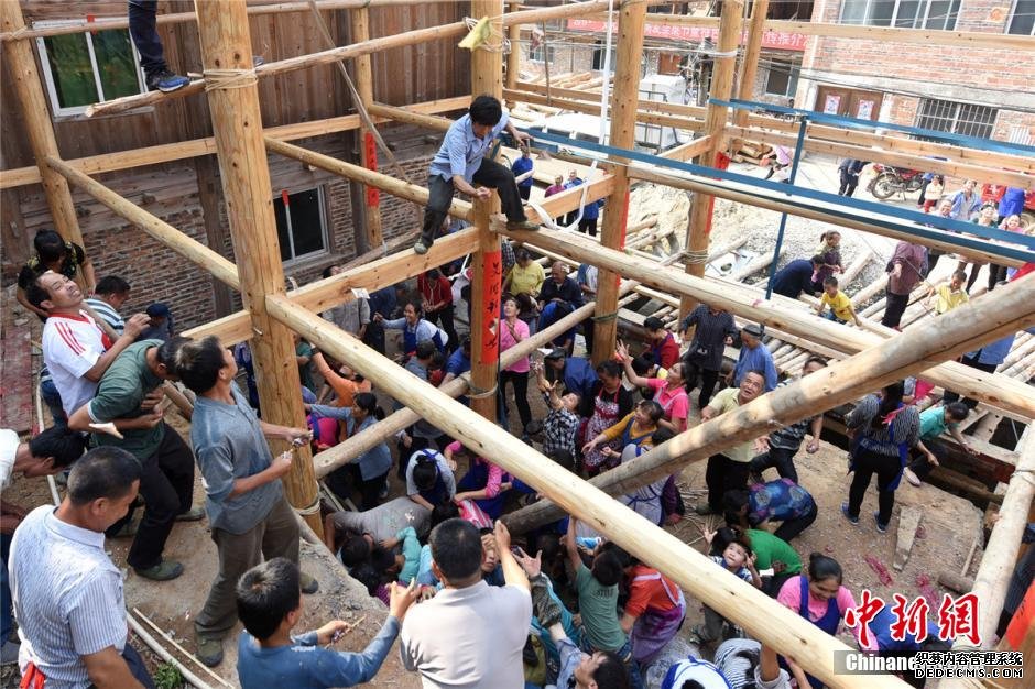 �������������˽�����¥�������