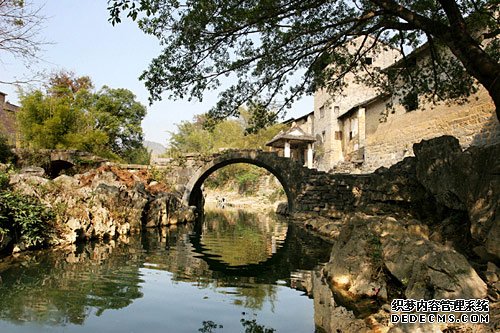 �����Ļ����й��Ŵ�ʯ�Ž�����Ӱ��